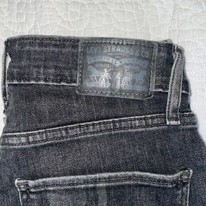 Black 721 High Rise Levi’s